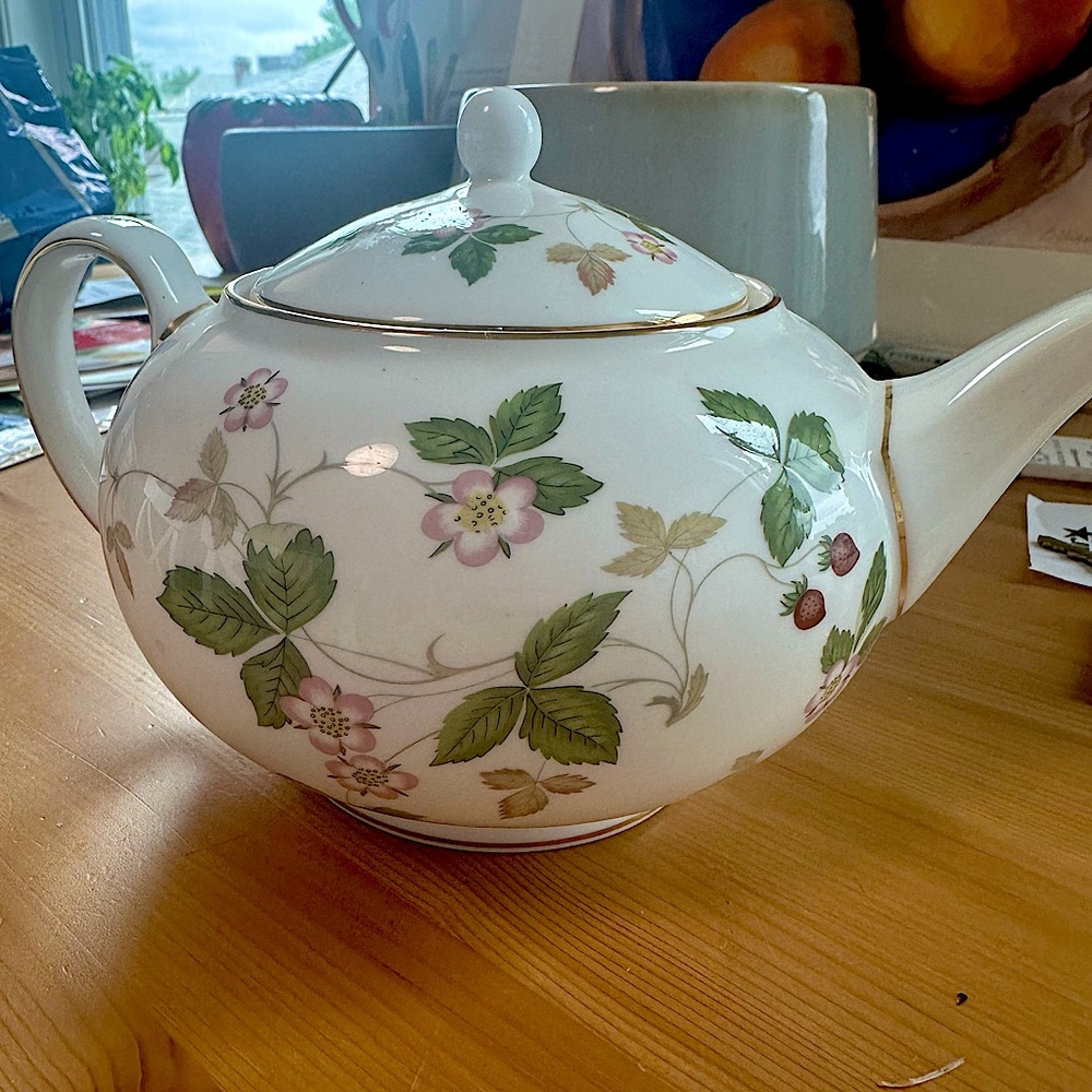 Wedgwood wild strawberry China teapot